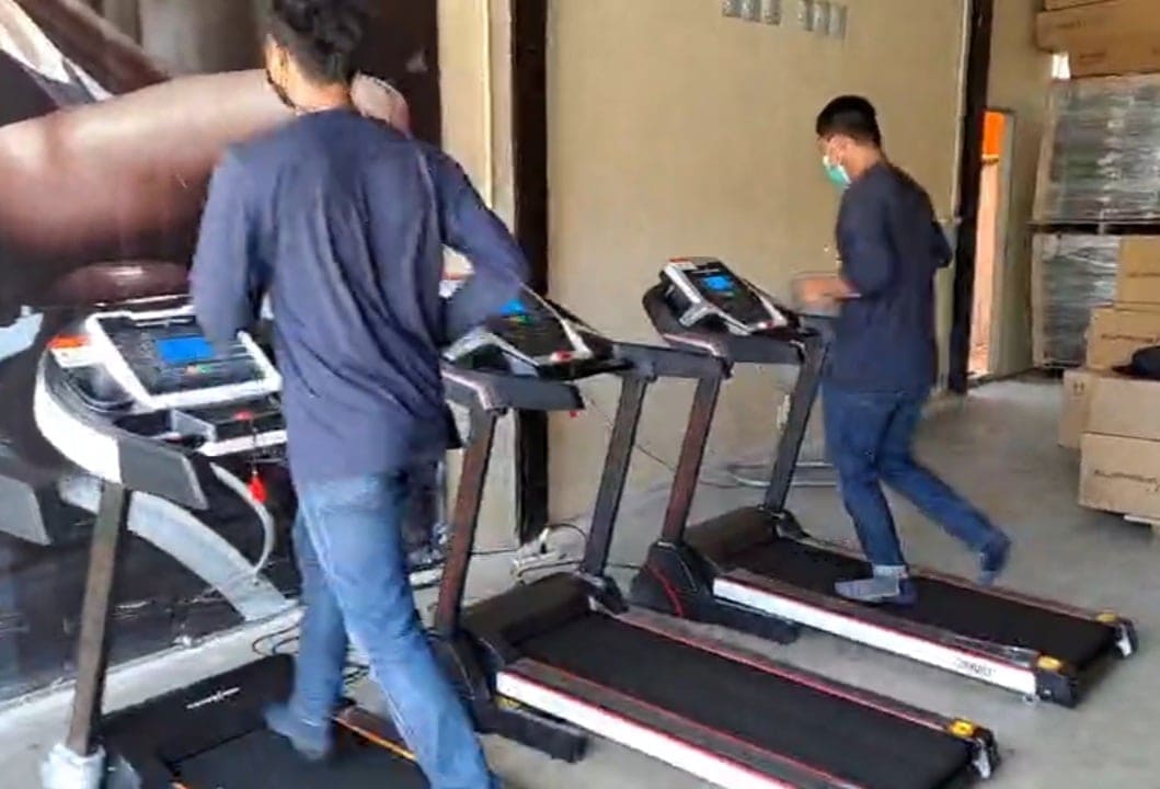 ลู่วิ่งไฟฟ้า Supreme Fitness รุ่น D200 / 3Hpp