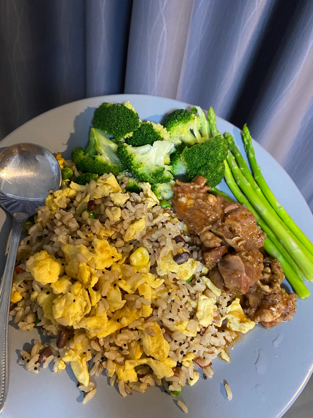 เนื้อวัวกระป๋อง อาหารกระป๋อง ตราม้าบิน Canned Meat ขนาดบรรจุ 325 กรัม Beef Curry Flying เนื้อกระป๋อง เนื้อวัวกระป๋องพม่า เนื้อกระป๋อง Beef Curry อาหารพม่า Burmese food เนื้อสัตว์กระป๋อง อาหารกระป๋องจากพม่า เข้าค่าย อาหารเดินป่า อาหารพร้อมกิน ของเดินป่า