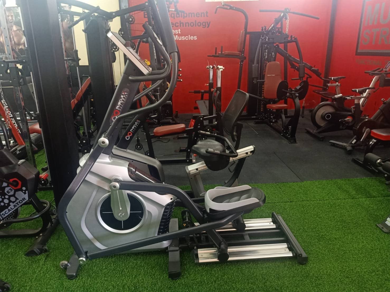 เครื่องเดินวงรี Elliptical MuscleX S610E