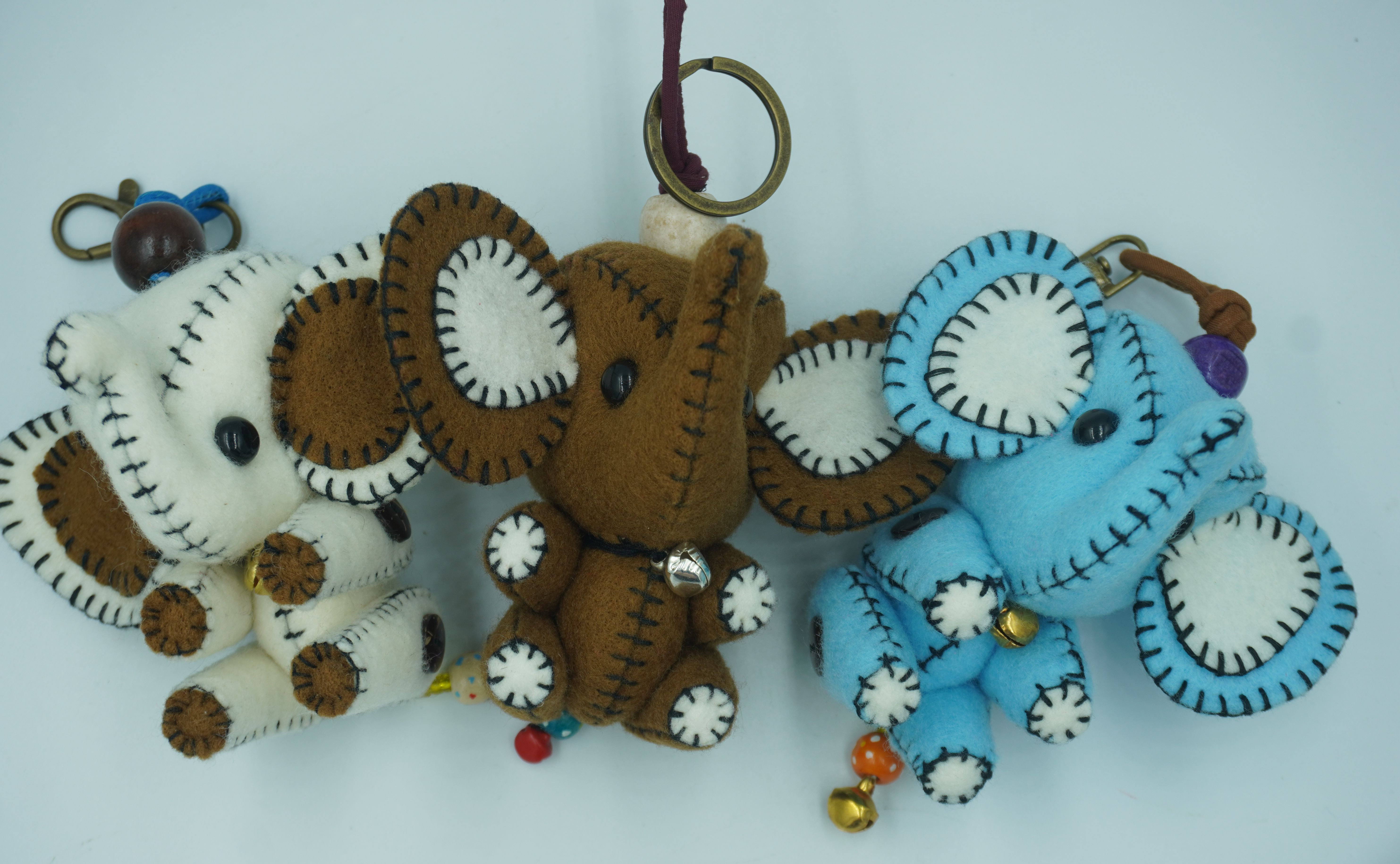 Handmade Souvenir สินค้าทำมือ ตุ๊กตาช้างไทย สีฟ้า Bule Elephat พวงกุญแจช้างไทย handmade elephant gift ของที่ระลึก ของฝาก โมเดล Thailand Souvenirs & Gifts