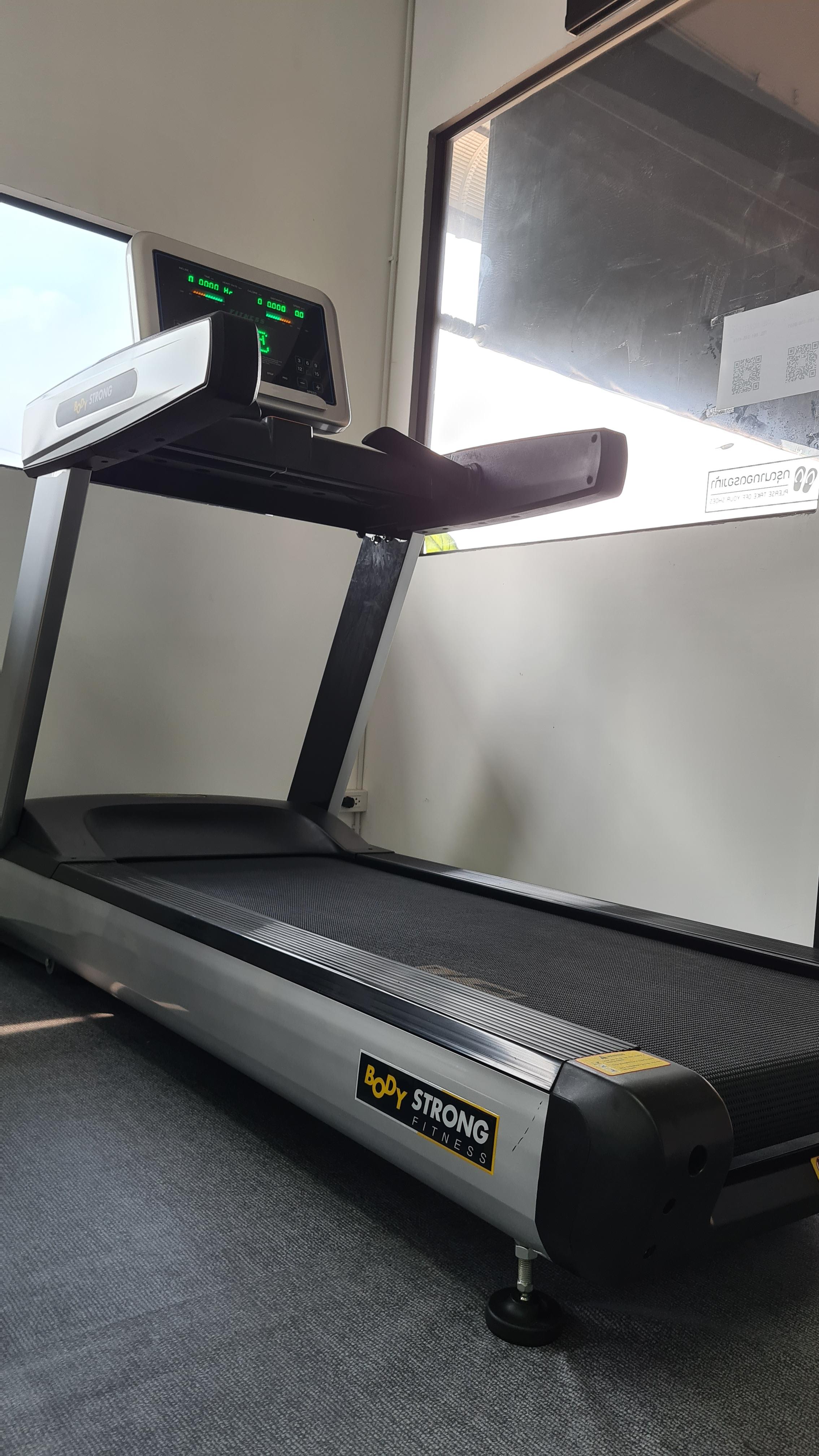 ลู่วิ่งไฟฟ้า Body Strong JB8800 Commercial