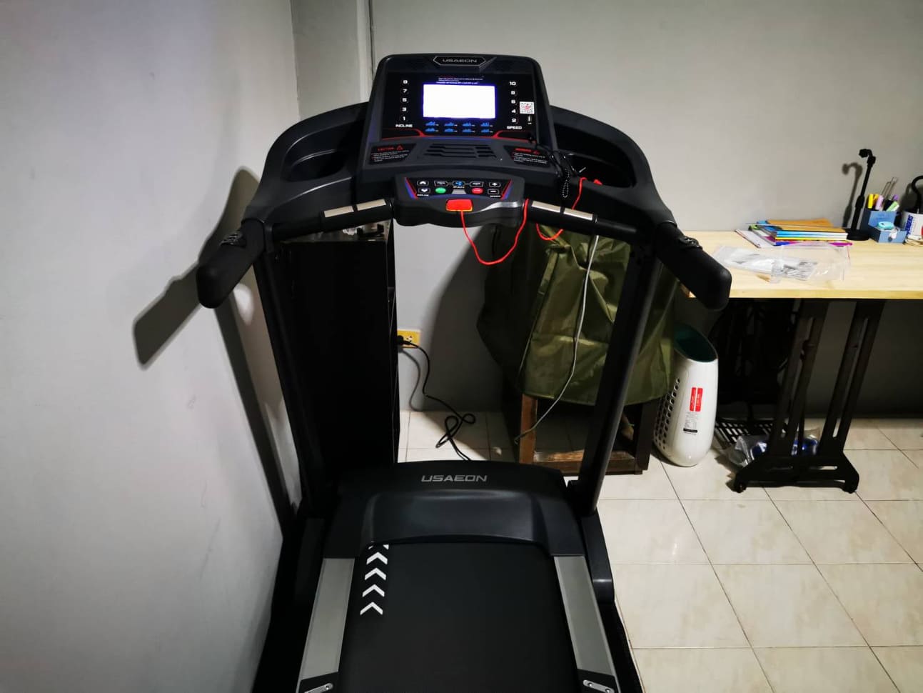 ขายตัวโชว์ลู่วิ่งไฟฟ้า USAeon รุ่น A275Pro2 Treadmill USA