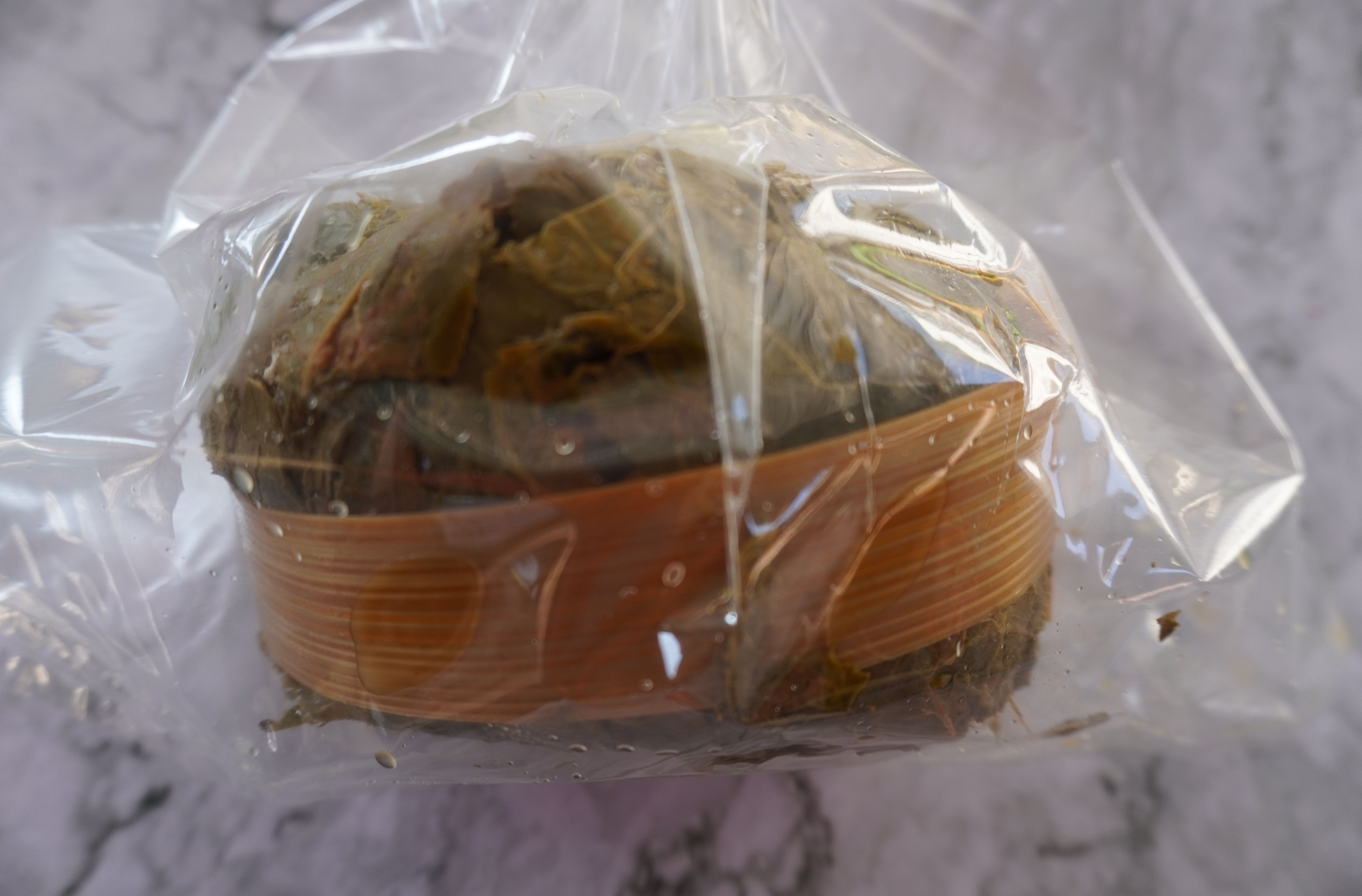 เมี่ยง เมี่ยงหมัก ใบชาหมัก ขายส่ง 20 มัด ( น้ำหนัก 10 กิโลกรัม) Fermented tea leaves ส่งจากผู้ผลิตโดยตรง เมี่ยง..ชาป่าหมัก ของว่างโบราณยับยั้งมะเร็ง กินเป็นของว่าง เคี้ยวเล่นเพลินๆ เป็นของกินเล่นของคนภาคเหนือ