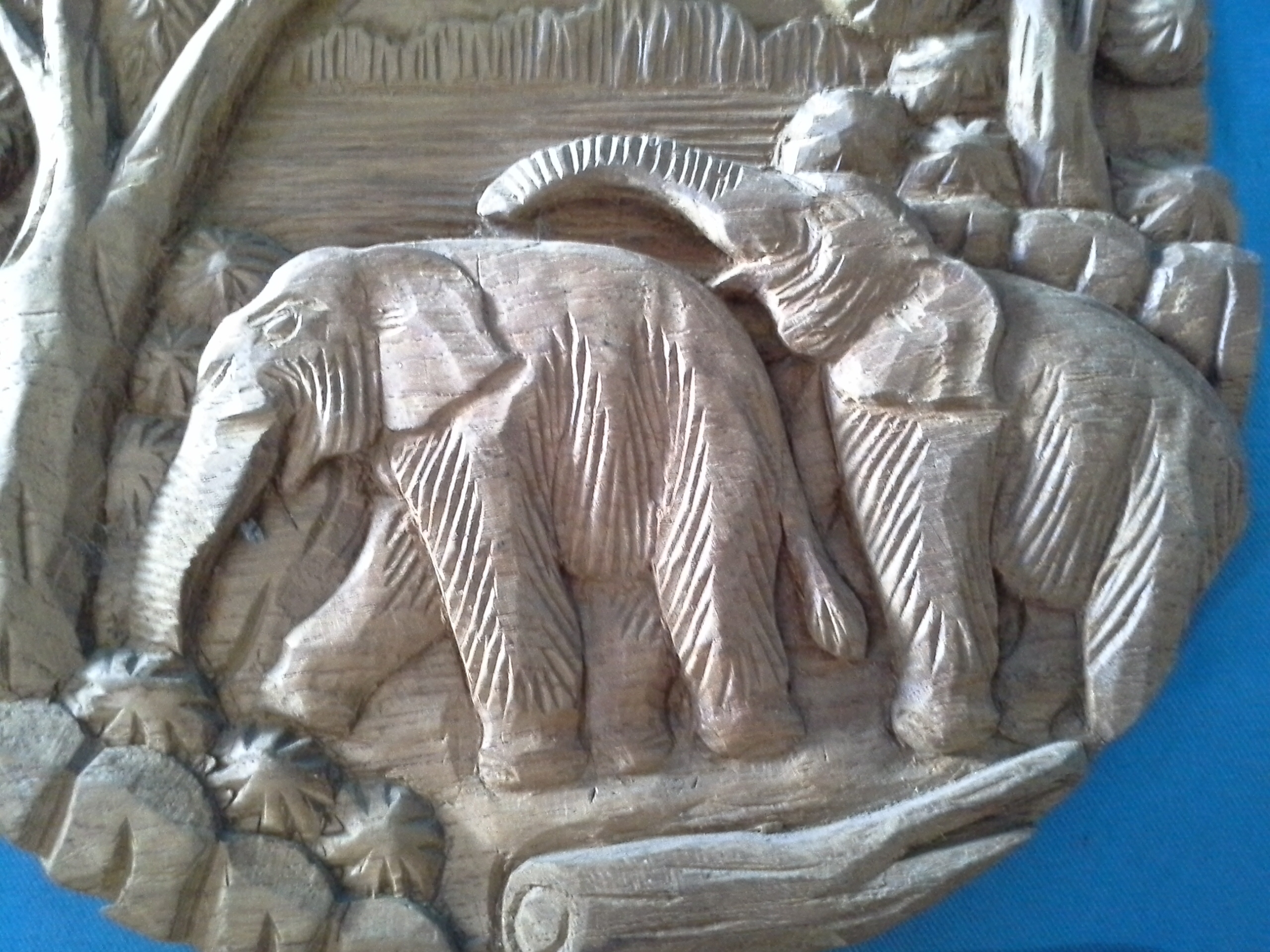 งานแกะสลักไม้รูปช้างแขวนผนัง