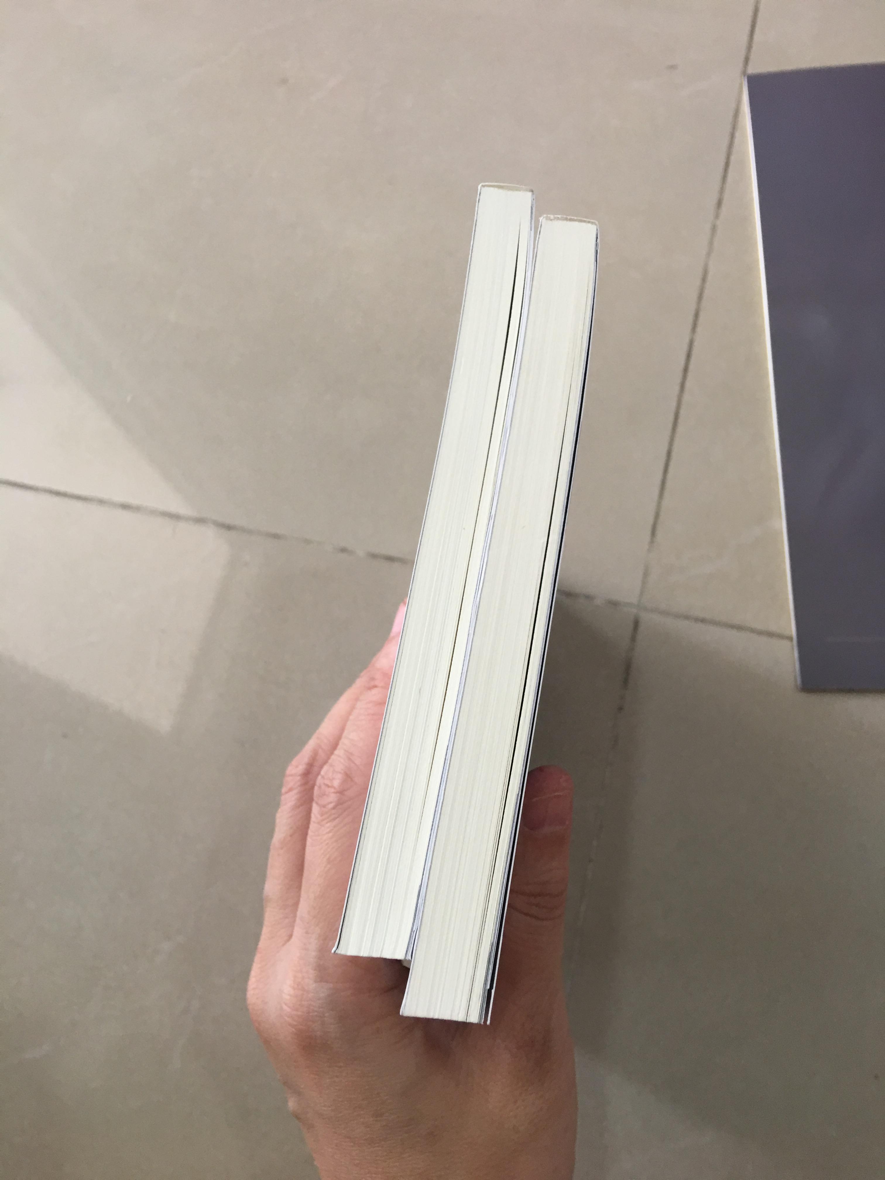 นิยายแปล เร้นใจใต้เงาจันทร์ + สมุดโน๊ตเล่มใหญ่