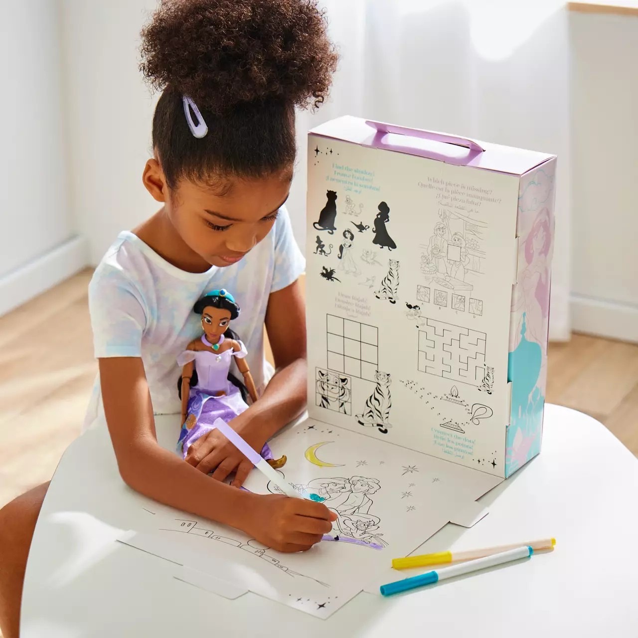 นำเข้า 🇺🇸 เซ็ทตุ๊กตาแอเรียลและกิจกรรมระบายสีJasmine Disney Story Doll Aladdin 11'' ราคา 1,590 บาท