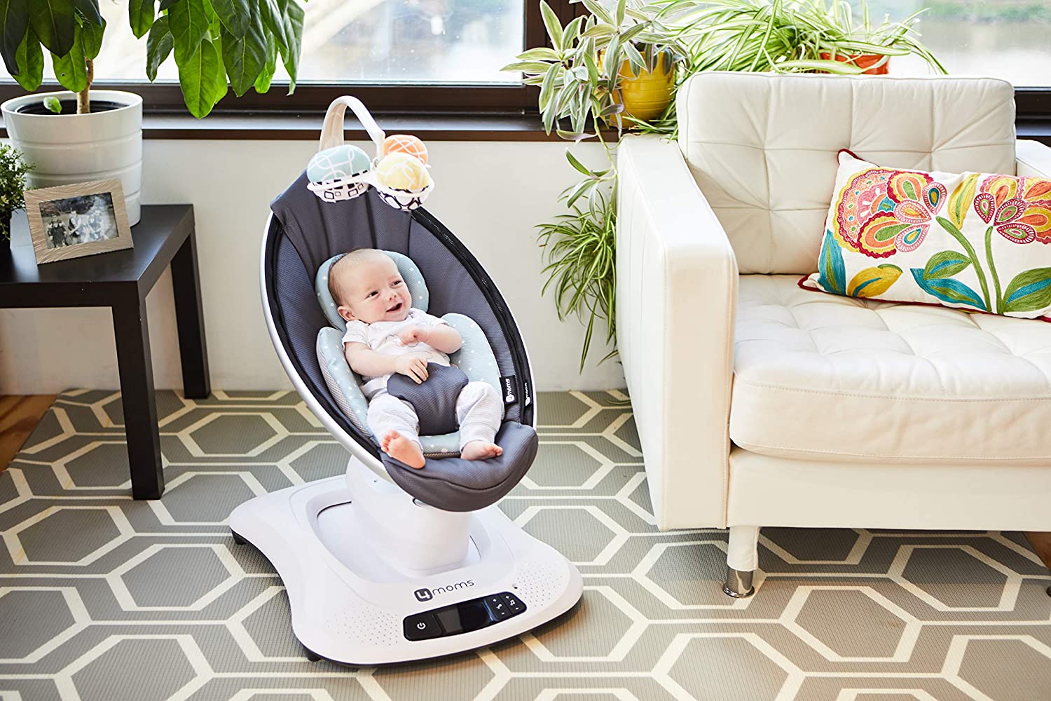 เปลกล่อมยอดฮิตท๊อปรีวิว 4moms - mamaRoo, Baby Swing, Drak Grey US VERSION ราคา 16,900 บาทค่ะ