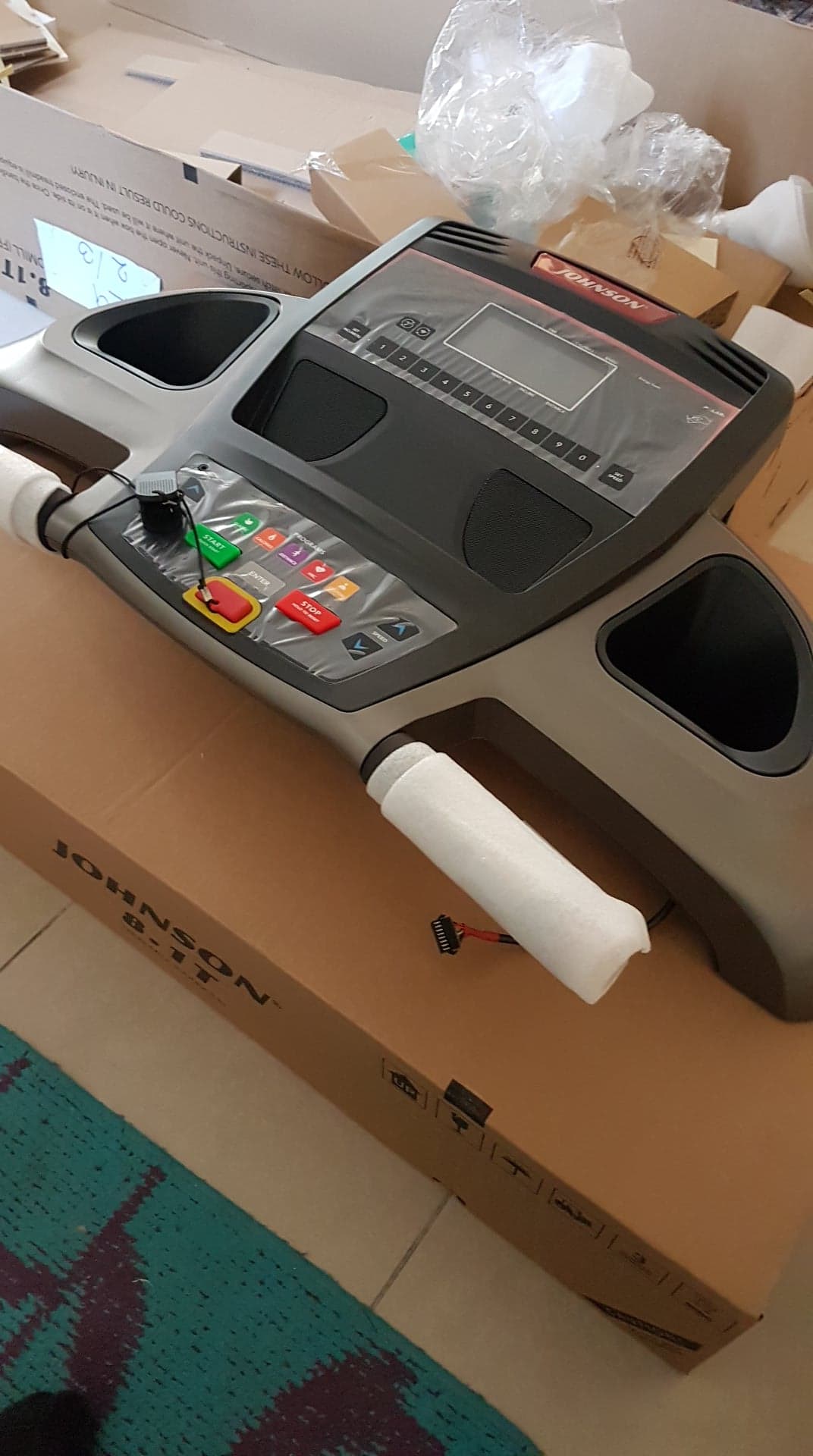 ลู่วิ่งไฟฟ้า Johnson8.1T รับส่วนลดพิเศษอีกเพียบ