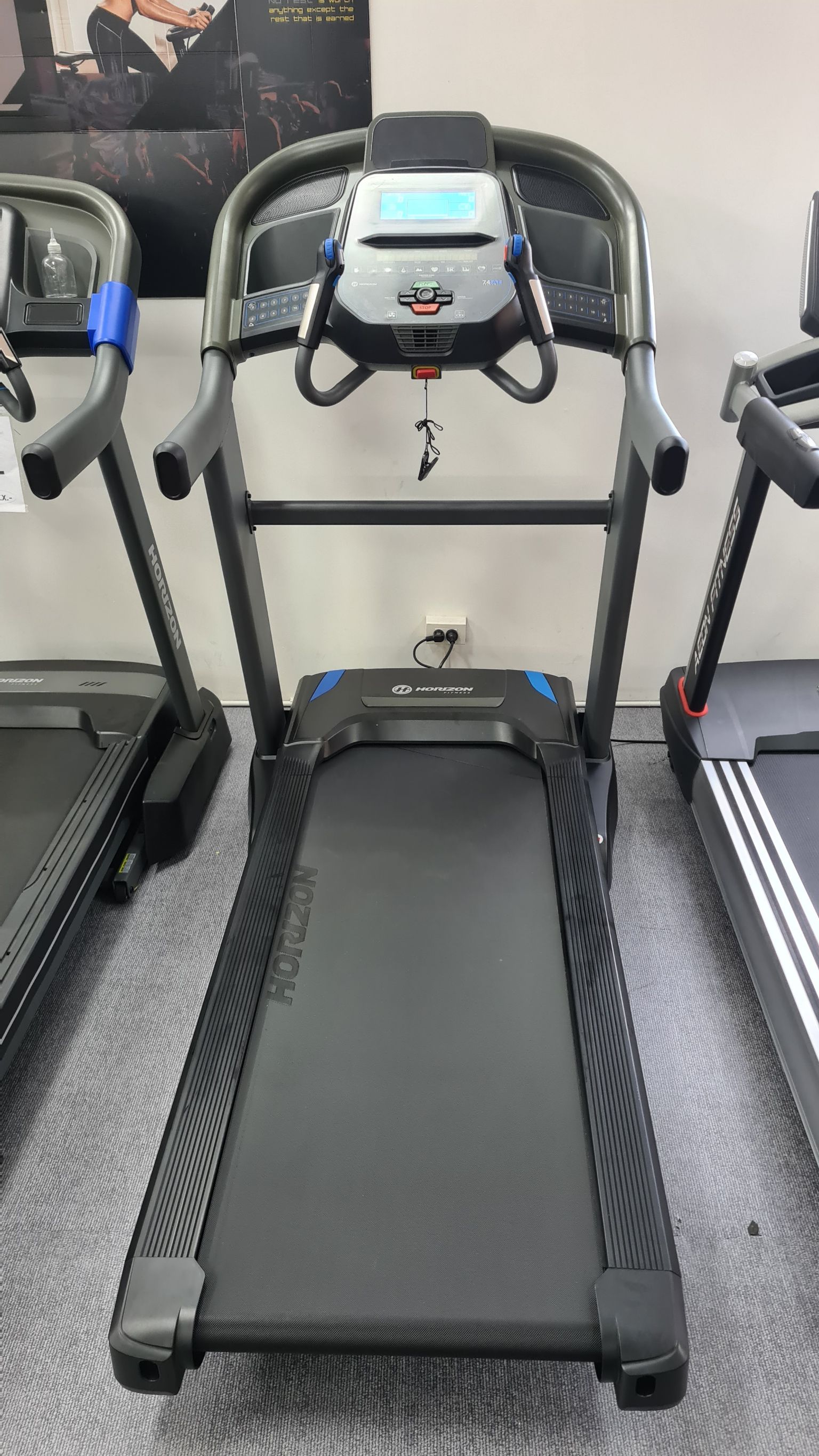 ลู่วิ่งไฟฟ้า Horizon 7.4AT ส่วนลดพิเศษติดต่อ