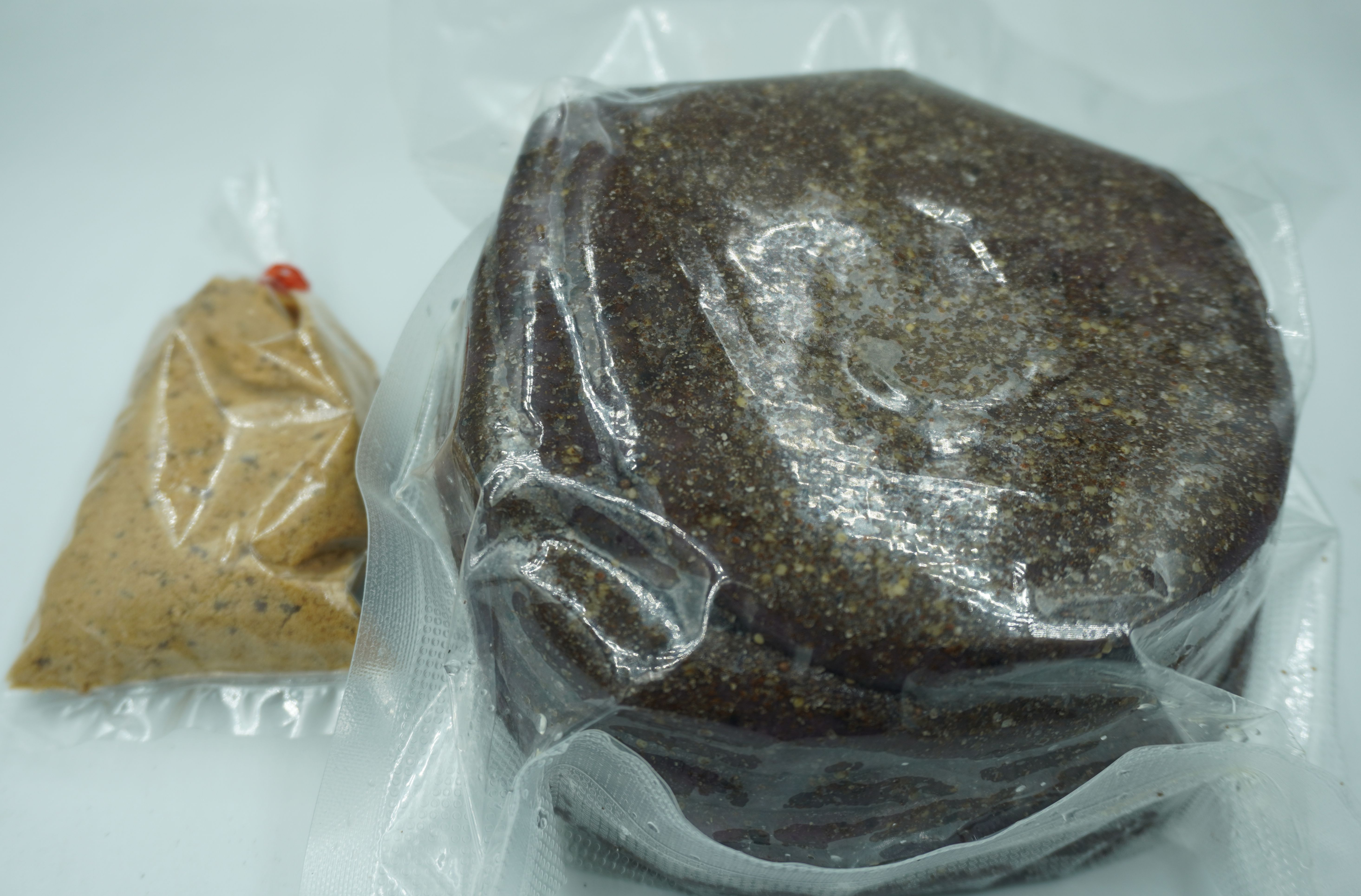 ข้าวปุกงา + ผงน้ำอ้อย จำนวน 10 แผ่น / 1 แพค ข้าวหนุกงา งาขี้ม่อน น้ำหนักประมาณ 850 - 900 กรัม สูตรม้งแบบดั้งเดิม อร่อยไม่เหมือนใคร ทำสดใหม่ทุกวัน