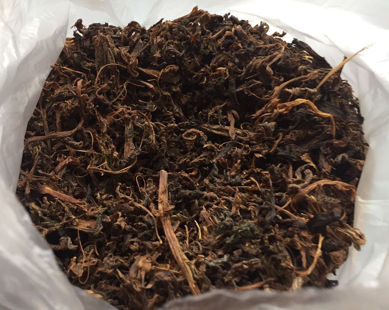 ผักเค็ม อาหารไทใหญ่ Dried lettuce ผักแห้ง ผักกาดส้มแห้ง ขนาด 100 กรัม อาหารไทยใหญ่ อี่เมดแห้ง Shan Traditional Food ใช้ประกอบอาหารประเภทต้มหรือตุ๋น รสชาติน้ำซุปที่ได้จะกลมกล่อม มีกลิ่นหอมสุด ๆ