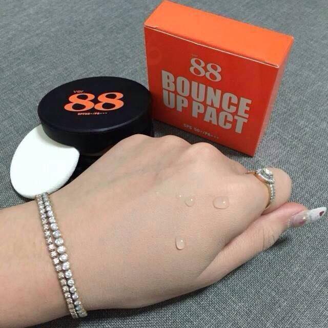 แป้งดินน้ำมัน (Ver.88 Bounce Up Pact SPF50 PA+++)