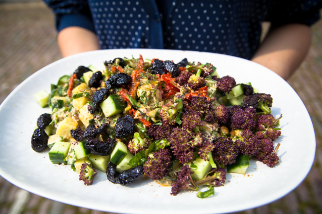 บรอกโคลี่ดอกสีม่วง - Purple Sprouting Broccoli