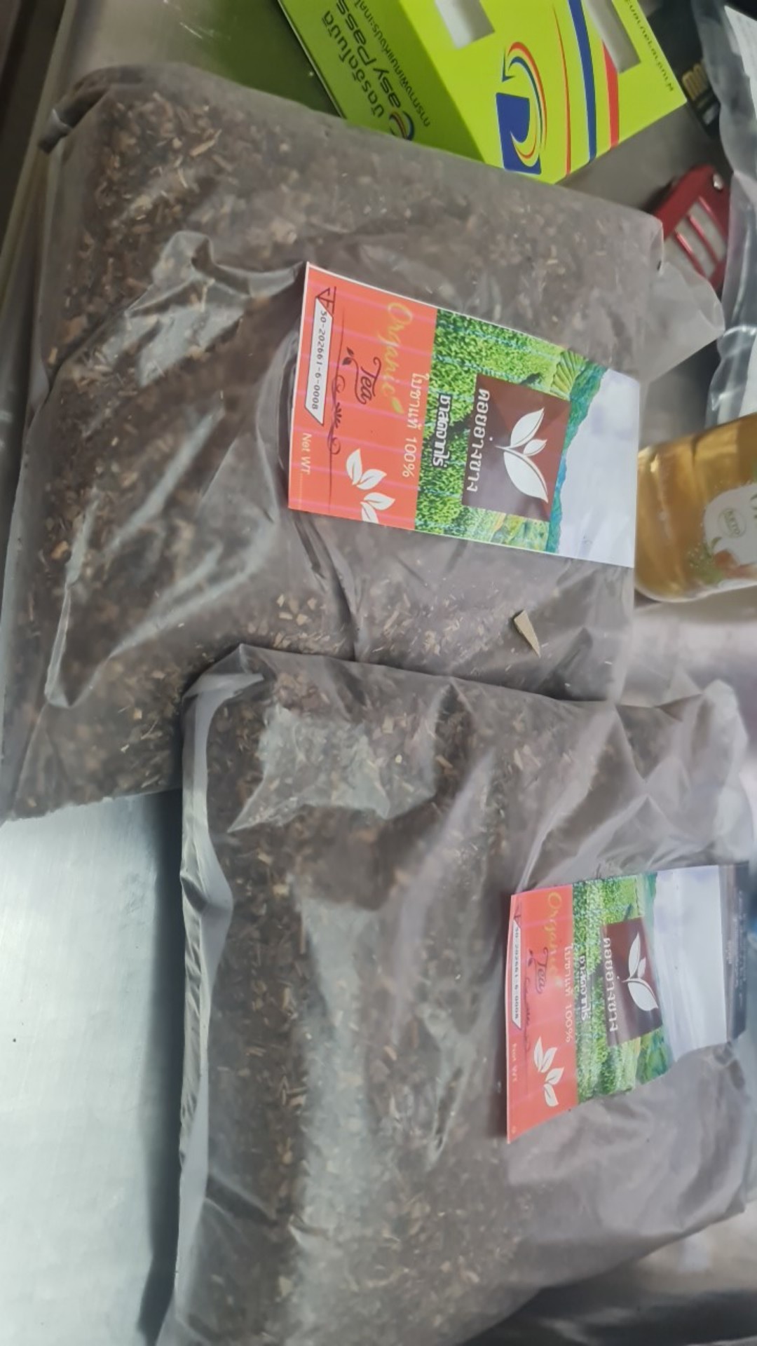 ชาสด (Fresh Tea) มี อย. ผลิตจากใบชาอัสสัมแท้ 100% ชาสด ขนาด 500 กรัม ใบชาสูตรเข้มข้น สำหรับร้านชา-กาเเฟ ชาคัดพิเศษ ( สำหรับผสมน้ำผลไม้ ) เหมาะสำหรับ ชงเมนูชาผลไม้ สามรถชงได้ทั้งชาเมนูเย็นและชาร้อนได้หอมชา ชงได้ทั้งเครื่องชงกาแฟและแบบถุงกรอง จากโรงคั่วชาเช