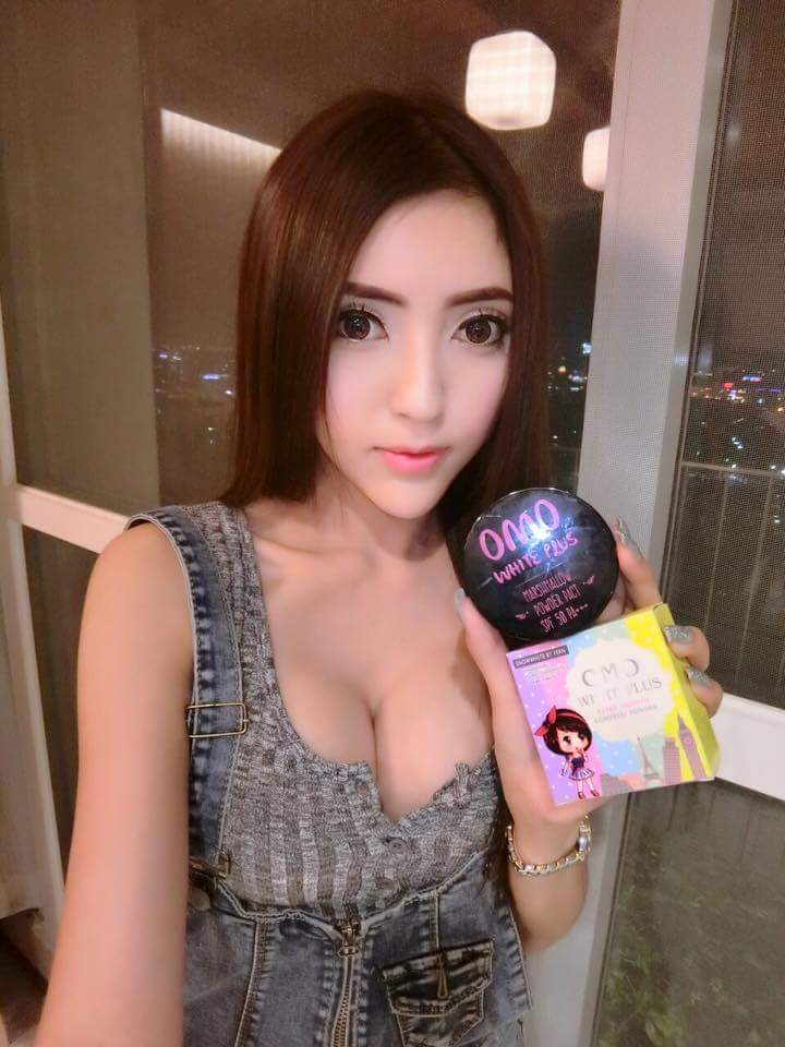 แป้งดินน้ำมันโอโม่ ไวท์พลัส MARSHMALLOW POWDER PACT SPF 50 PA+++