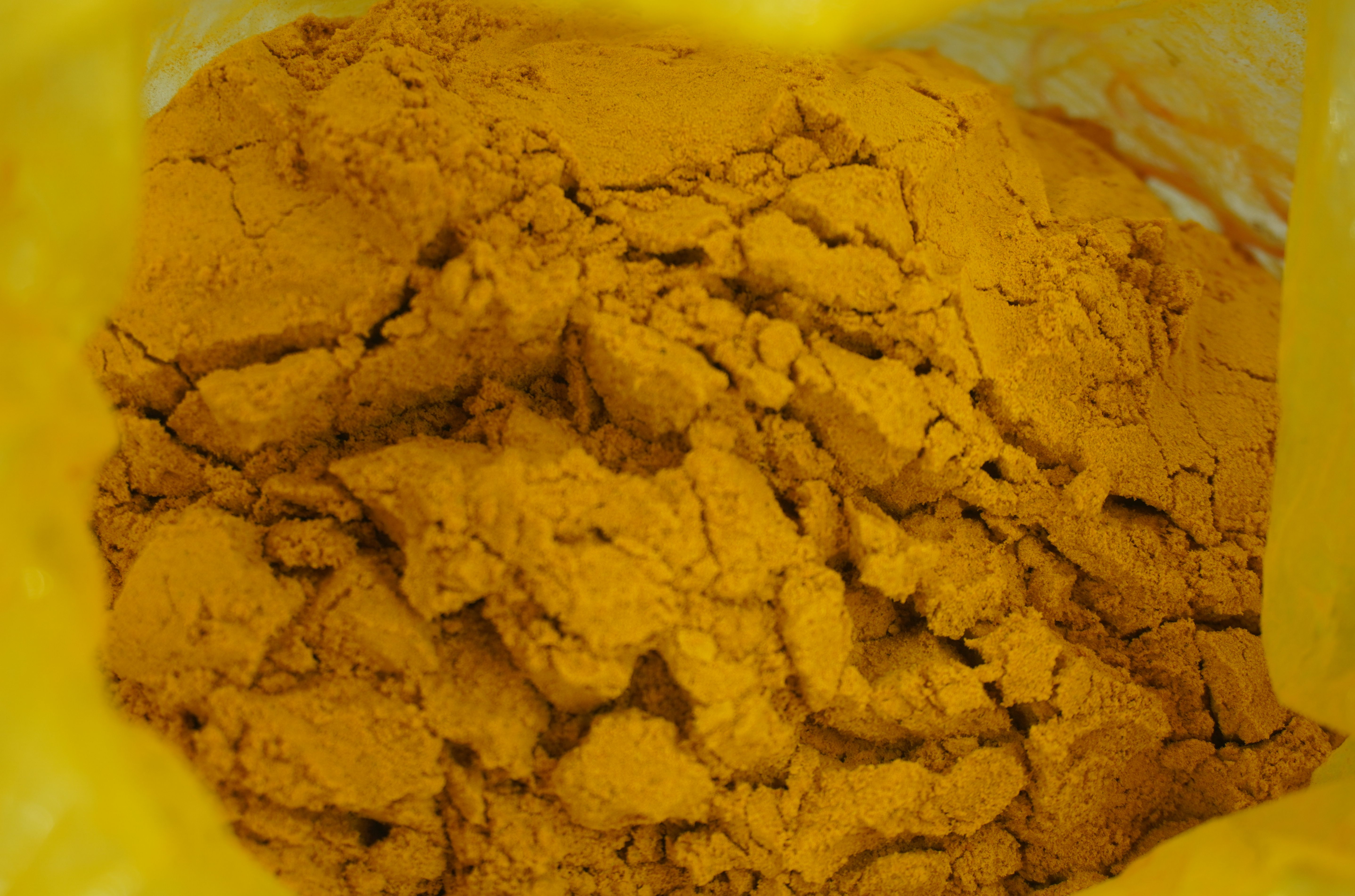 ผงขมิ้น แท้ 100% เกรด A ขนาดบรรจุ 1 กิโลกรัม รับประกันของแท้ 100% ไม่มีสิ่งเจือปน สีเหลืองทอง มีไขมันตามธรรมชาติ กลิ่นหอมสุด ๆ รับประกันความพอใจ สมุนไพรไทยระดับ Super Food ขมิ้นผง (Turmeric powder) Curcuma longa L. (Curcuma domestica Valeton)