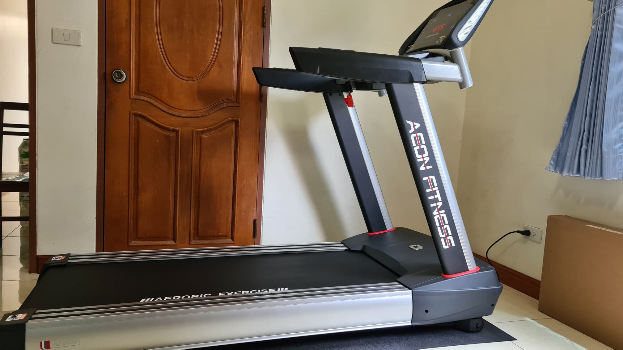 ลู่วิ่งไฟฟ้าAeonFitnessรุ่นAZ60 / Motor AC 4 HP