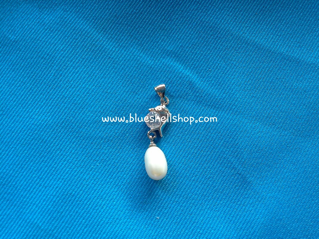 จี้มุกขาวรูปปลาโลมา