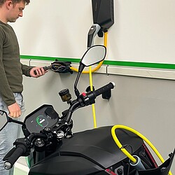 PCE รุ่นDC-9EV เครื่องทดสอบยานยนต์Automotive Tester