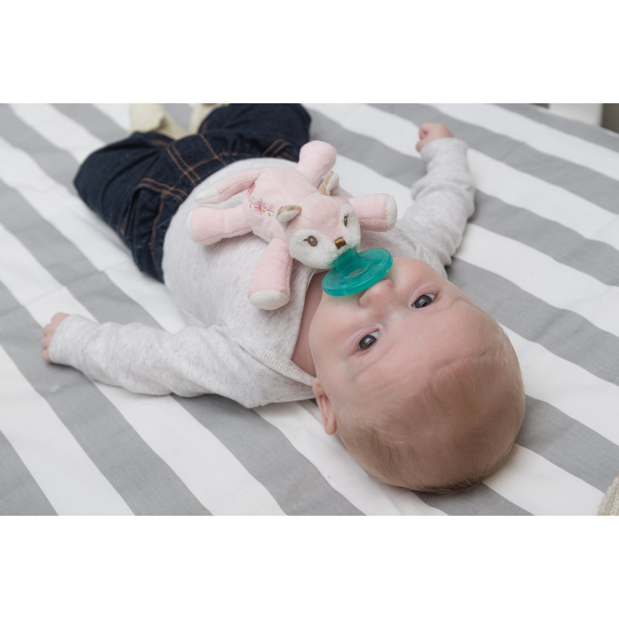 จุกหลอกตุ๊กตา สุนัขจิ้งจอก กลิซซี่ สีชมพู Mary Meyer Wubbanub Soft Toy and Pacifier, Itsy Glitzy Fox