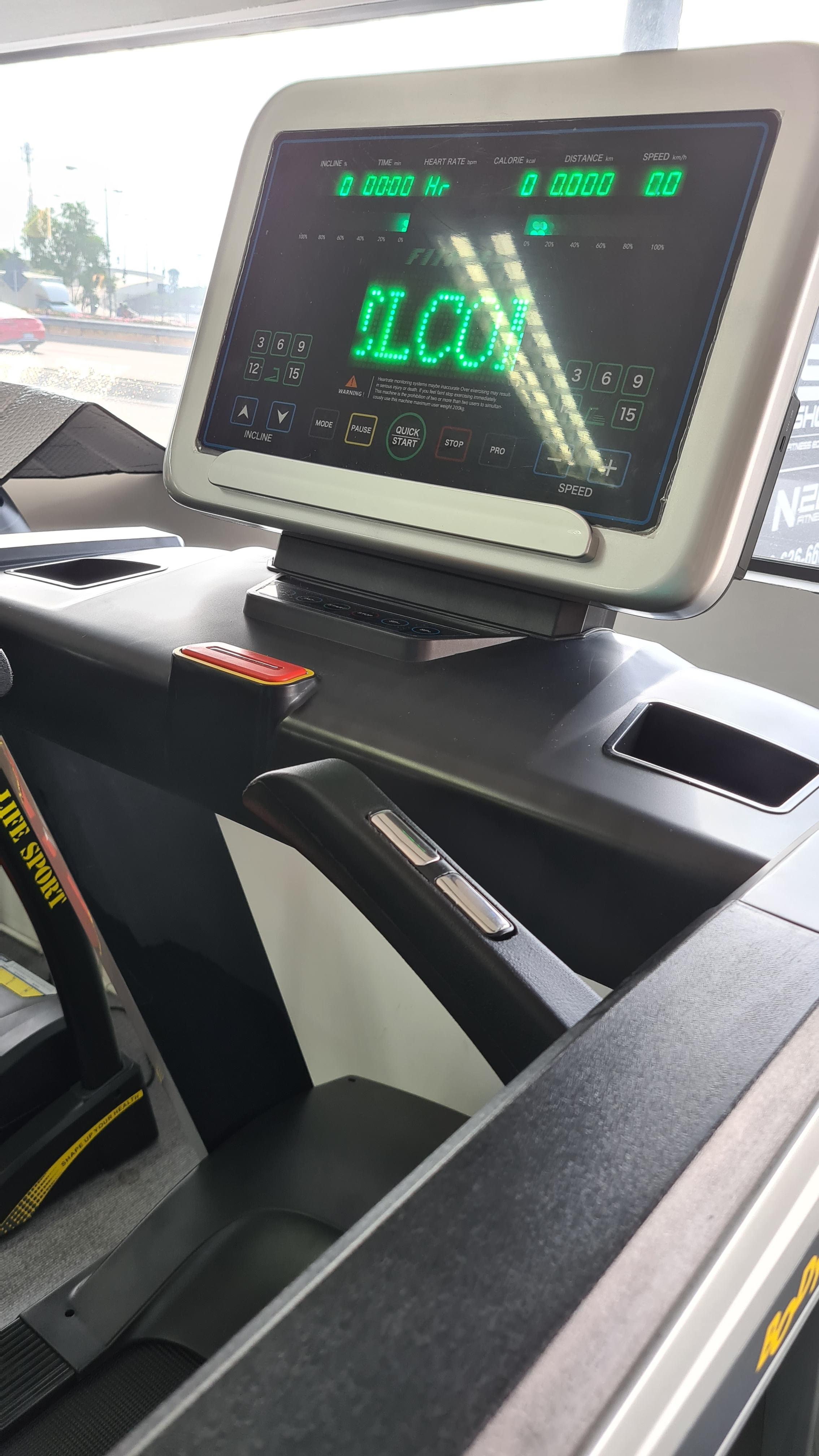 ลู่วิ่งไฟฟ้า Body Strong JB8800 Commercial