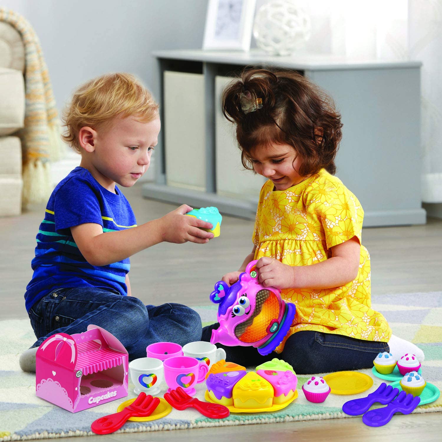 ชุดกาน้ำชาหลากสี LeapFrog Musical Rainbow Tea Party Deluxe ราคา 2,390.-