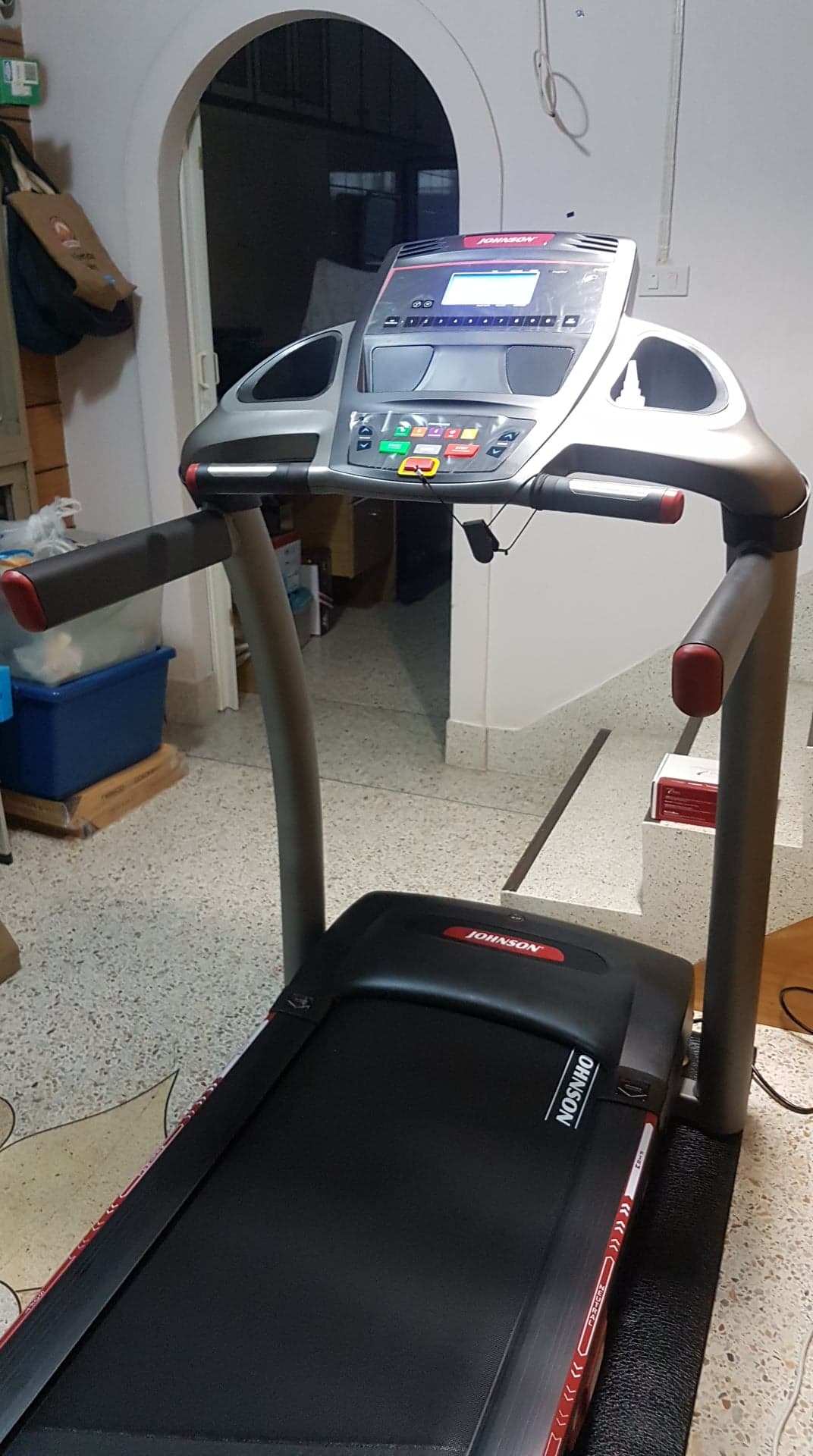 ลู่วิ่งไฟฟ้า Johnson8.1T รับส่วนลดพิเศษอีกเพียบ