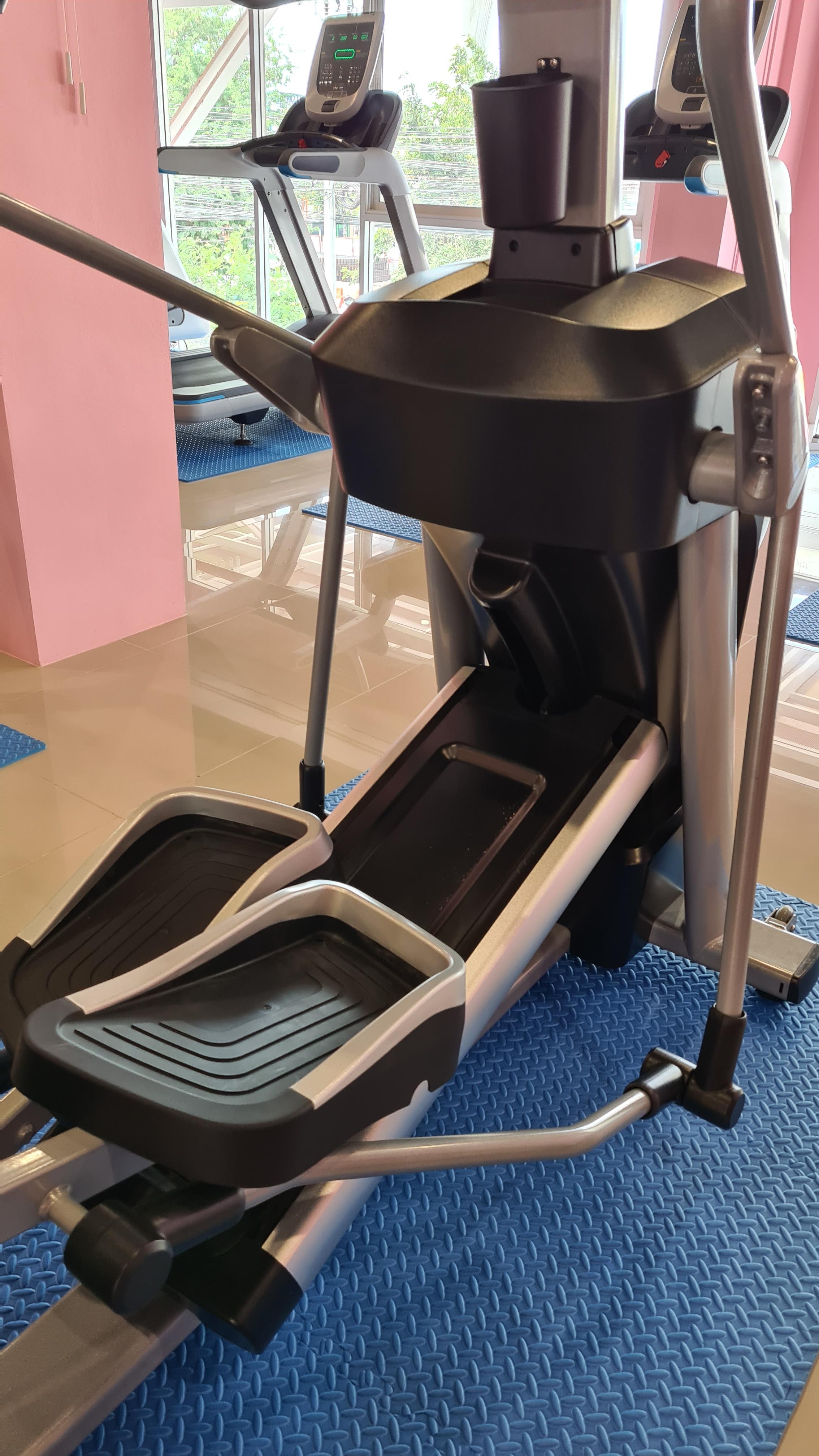 เครื่องเดินวงรี Elliptical: EX9201B (Commercial)