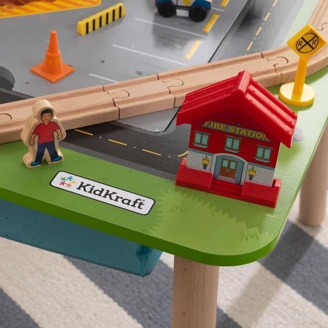 นำเข้า🇺🇸 โต๊ะรถไฟKidKraft Rocky Mountain Wooden Train Set , พร้อมอุปกรณ์เสริม50ชิ้น, ราคา 5,490 บาท