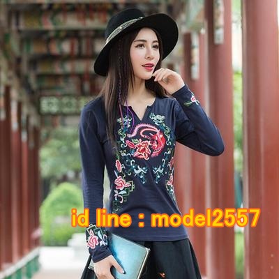 UM6102017 เสื้อยืดแขนยาวโมฮีเมียนสีดำและแดง เย็บปักถักร้อยชาติพันธุ์ UM6102017 ตัว