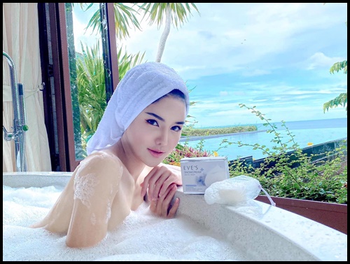 สบู่อีฟส์ Eve's Snowcream White Soap