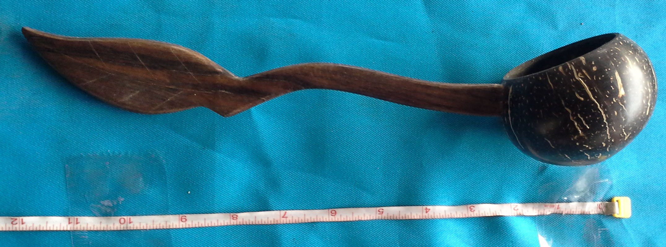 กระบวยตักน้ำจากกะลา