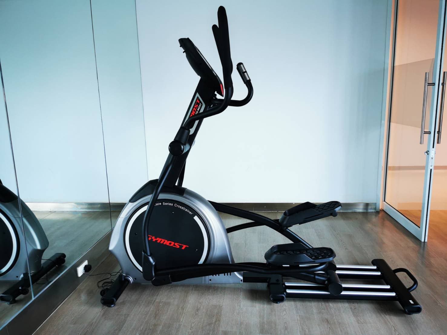 เครื่องเดินวงรี Gymost Eli2 Elliptical Trainer