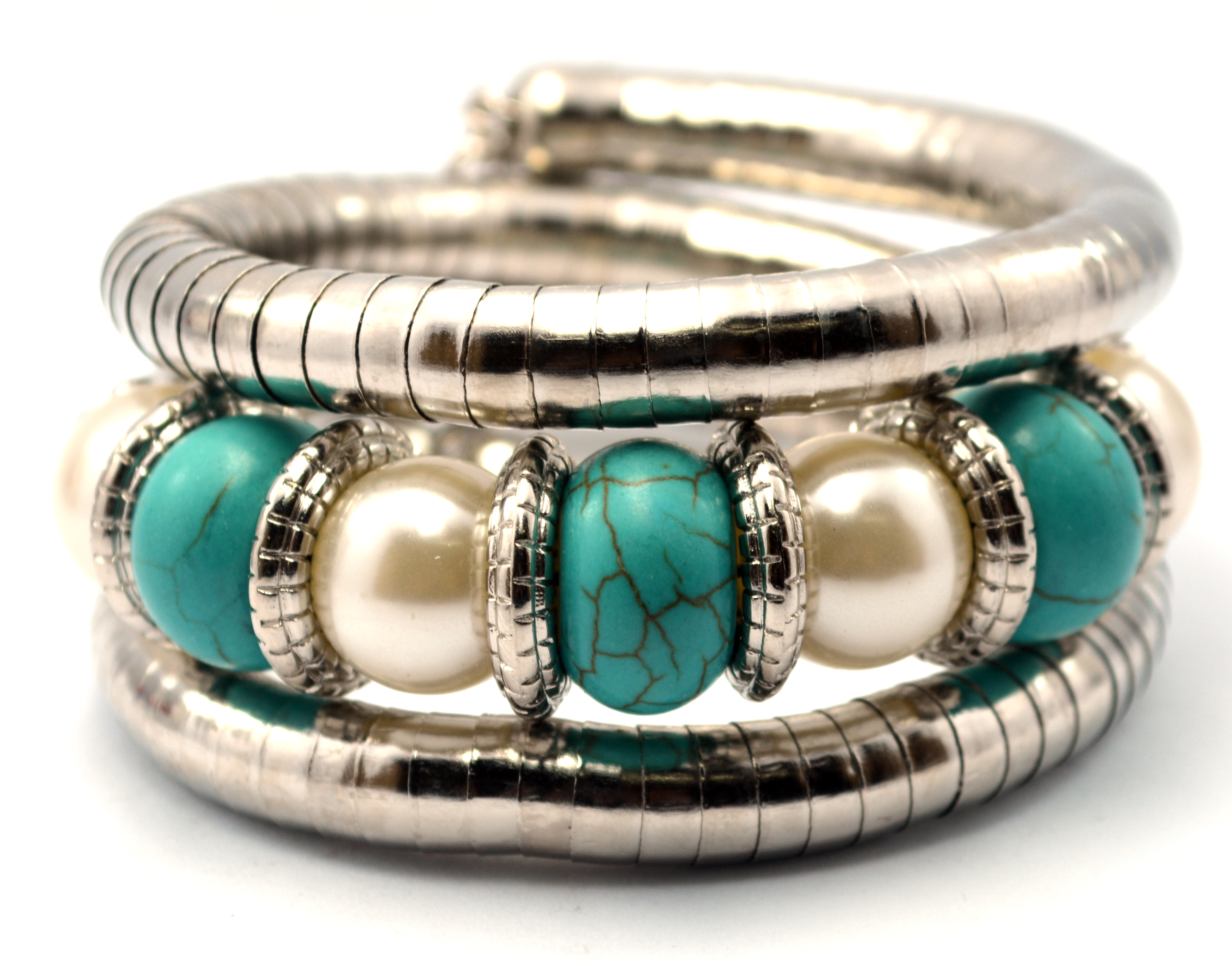 กำไลหินค้อยส์ฟรีไซต์