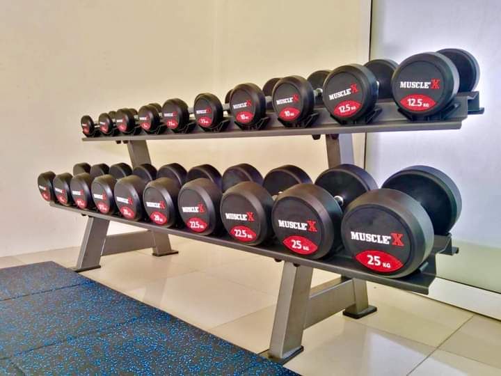 ดัมเบลหุ้มยาง พร้อมชั้นวาง 10 คู่ 2.5-25kg Muscle