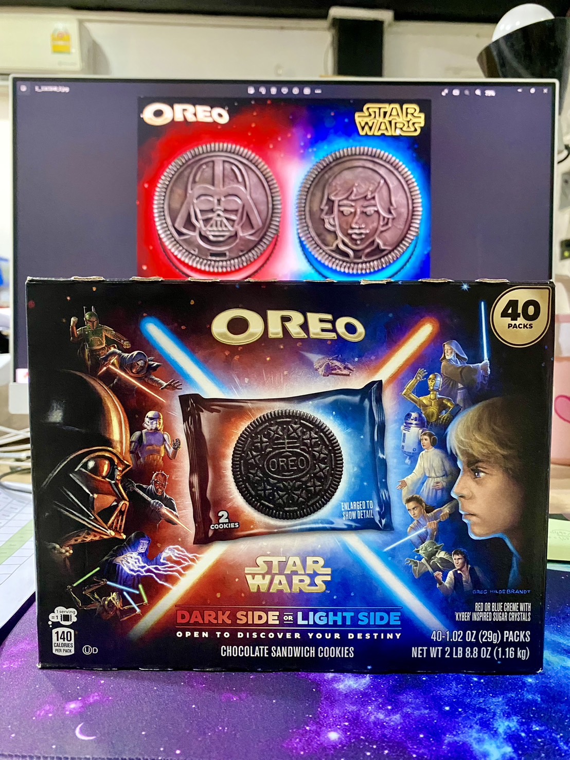NEW🍪‼ นำเข้า🇺🇸 คุกกี้โอริโอ้ลาย STAR WARS™ OREO รุ่นพิเศษ ขนาด 29 g ออนซ์ ที่มีลายนูนตัวละครของ STAR WARS™ 20 แบบ ราคา 60 บาท/ชิ้น