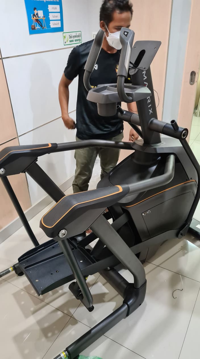 เครื่องเดินวงรี Matrix Elliptical E30XR USA