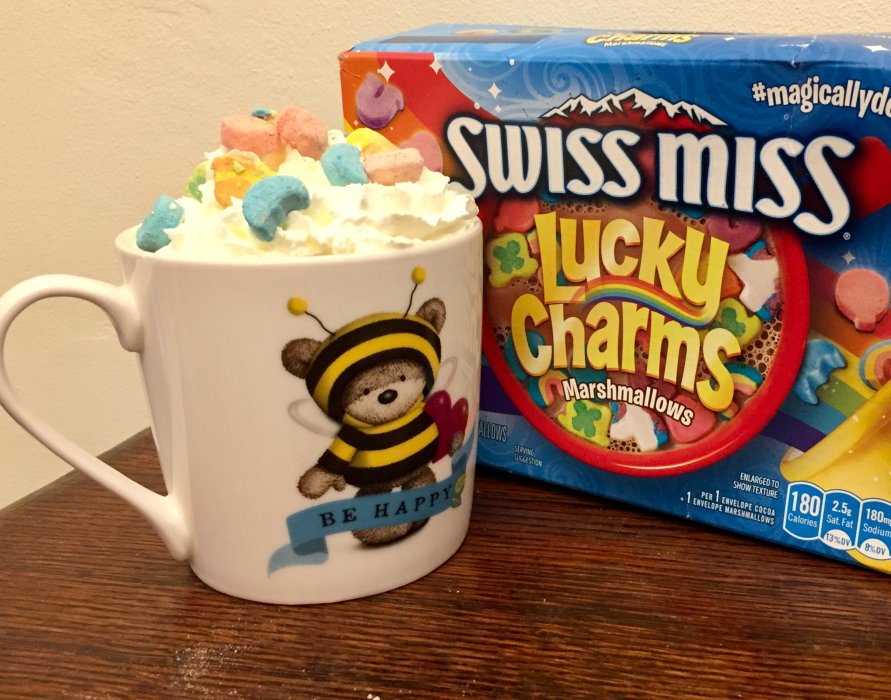 ช็อกโกแลตร้อนและมาร์ชเมลโลว์Swiss Miss Lucky Charms Hot Cocoa Mix ราคา 390 บาท