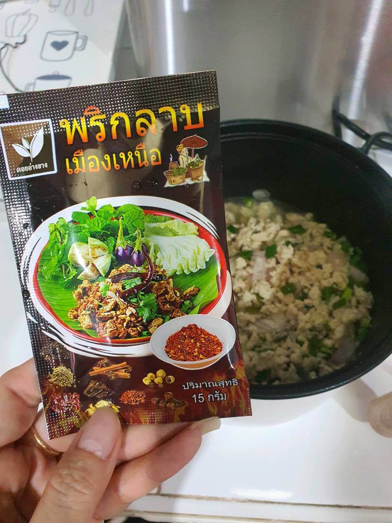 พริกลาบอ่างขาง ขนาด 15 กรัม พริกลาบเมืองเหนือ มี อย. อร่อยถึงเครื่อง Angkhang Chilli Powder พริกลาบเมืองเหนือ พริกลาบ พริกลาบคนเมือง พริกลาบภาคเหนือ ติดไว้ในครัว ติดตัวพักแรม ตั้งแคมป์เดินป่า