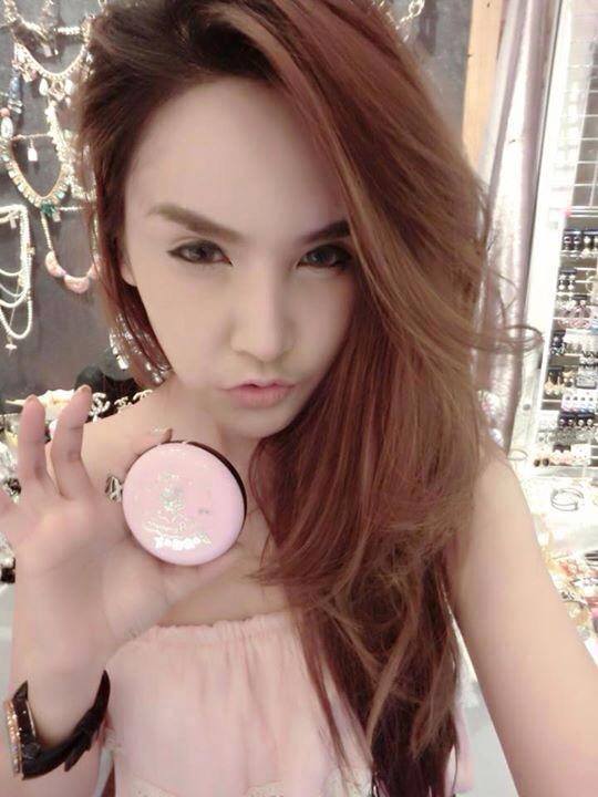 แป้งพัฟแซมมี่ สวีท ออร่า