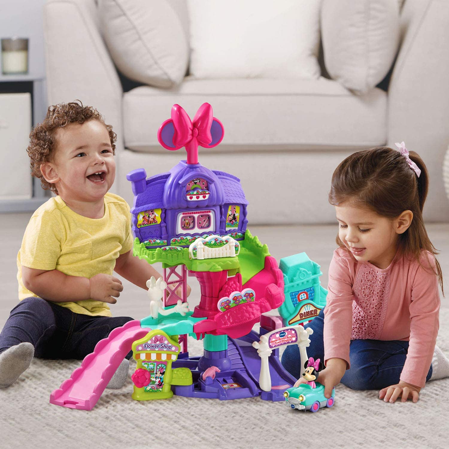 รถรางมินนี่ เม้าส์ VTech Go! Go! Smart Wheels - Disney Minnie Mouse Around Town Playset,Pink ราคา 2,190 บาท