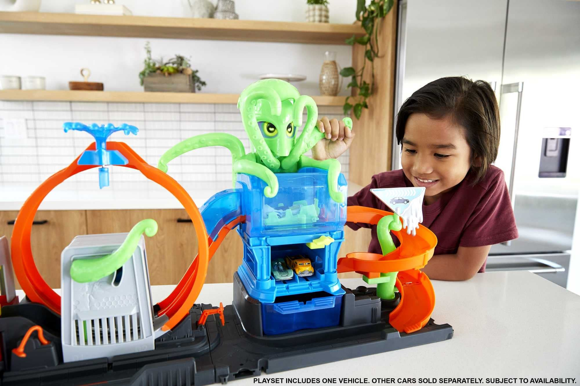 🔥สนุกสุดเหวี่ยงนำเข้า 🇺🇸 กับ Hot Wheels Let’s Race on Netflix -The Ultimate Octo Car Washเซ็ตคาร์วอชที่ท้าทาย 5,990 บาท 🔥🔥