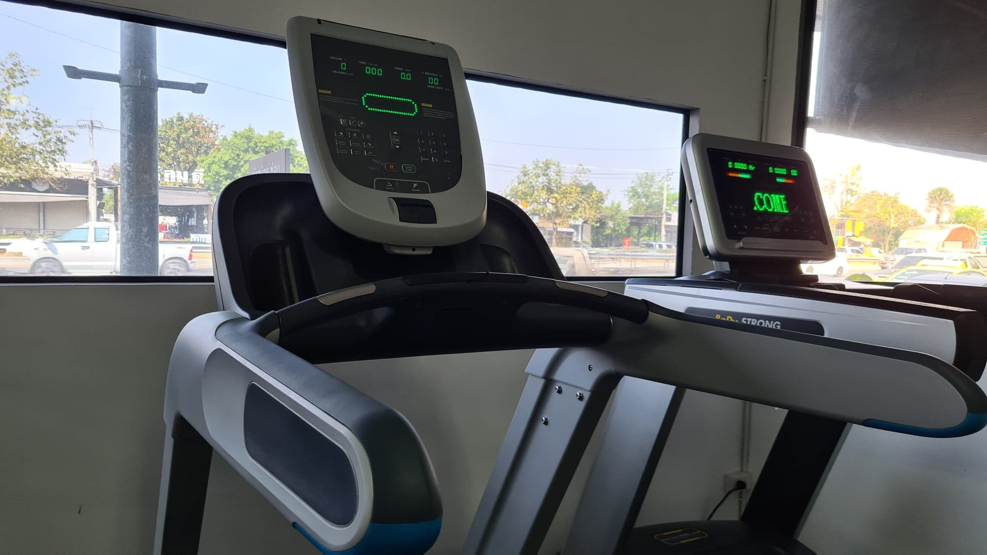 ลู่วิ่งไฟฟ้า x8700 Commercial (AT1400)