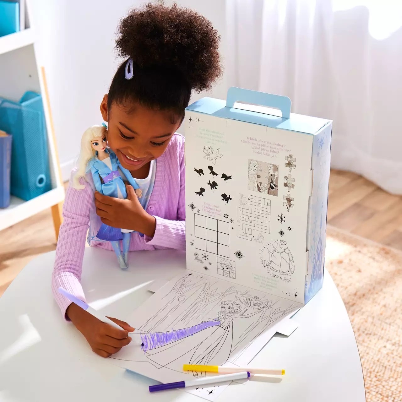 นำเข้า 🇺🇸 เซ็ทตุ๊กตาโฟรเซ่น2และกิจกรรมระบายสีElsa Disney Story Doll - Frozen 11" ราคา 1,590 บาท