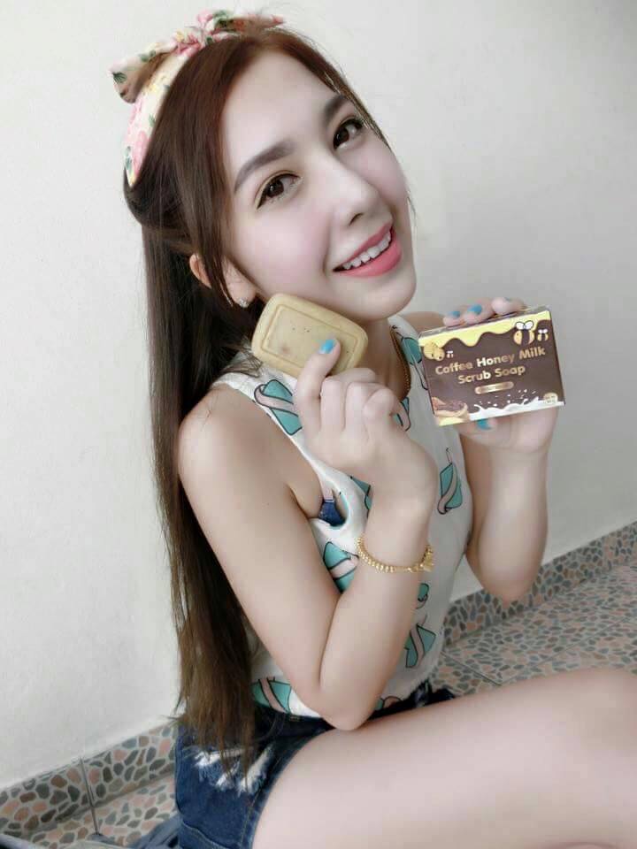 สบู่สครับกาแฟนมผึ้ง (Coffee Honey Milk Scrub Soap)