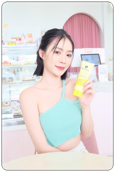 รุจิรา ไวท์บอดี้โลชั่น Rujira Whitening Boday Lotion (1แถม1)
