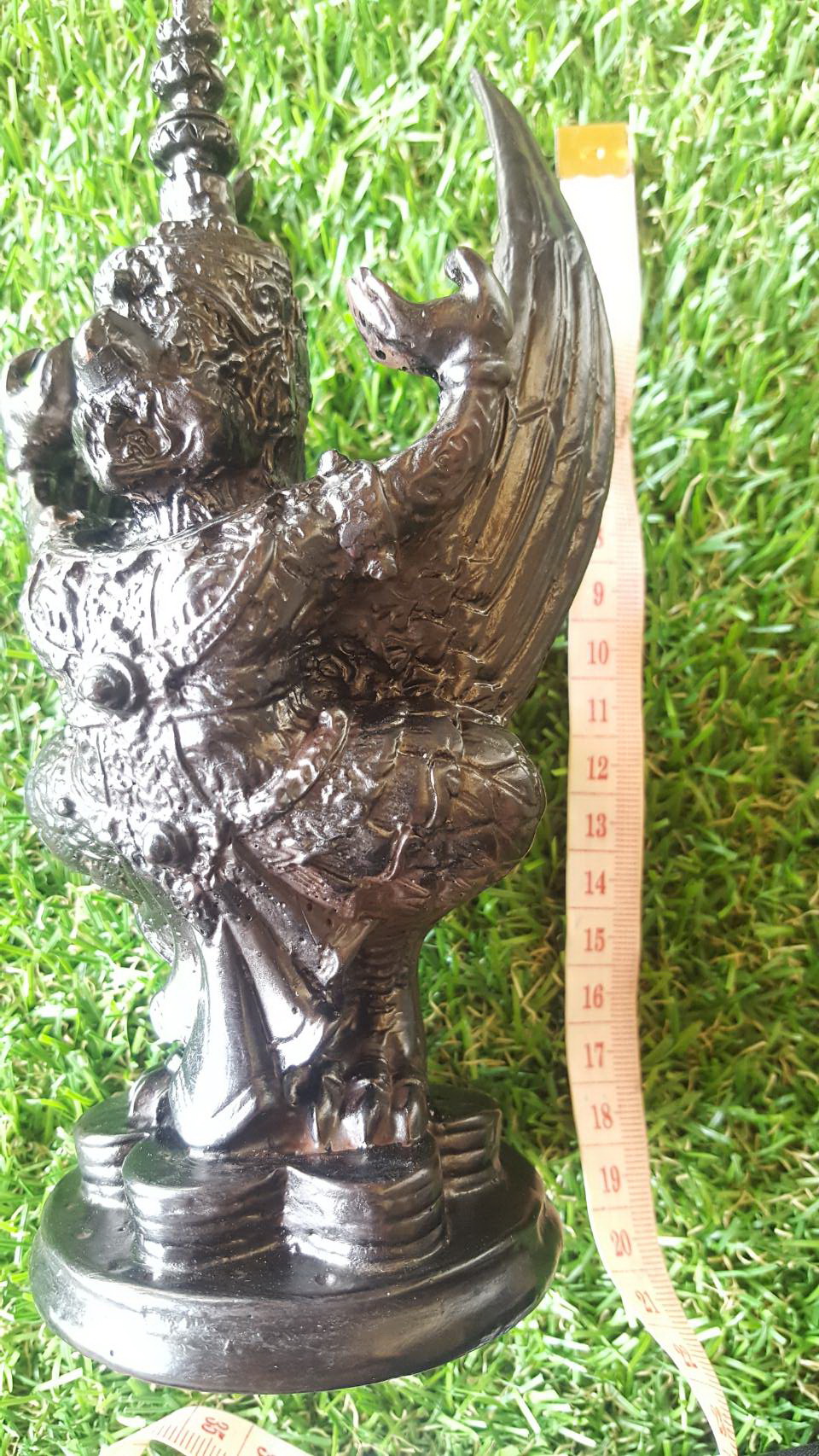 เรซิ่นดำพญาครุฑแม่ไก่