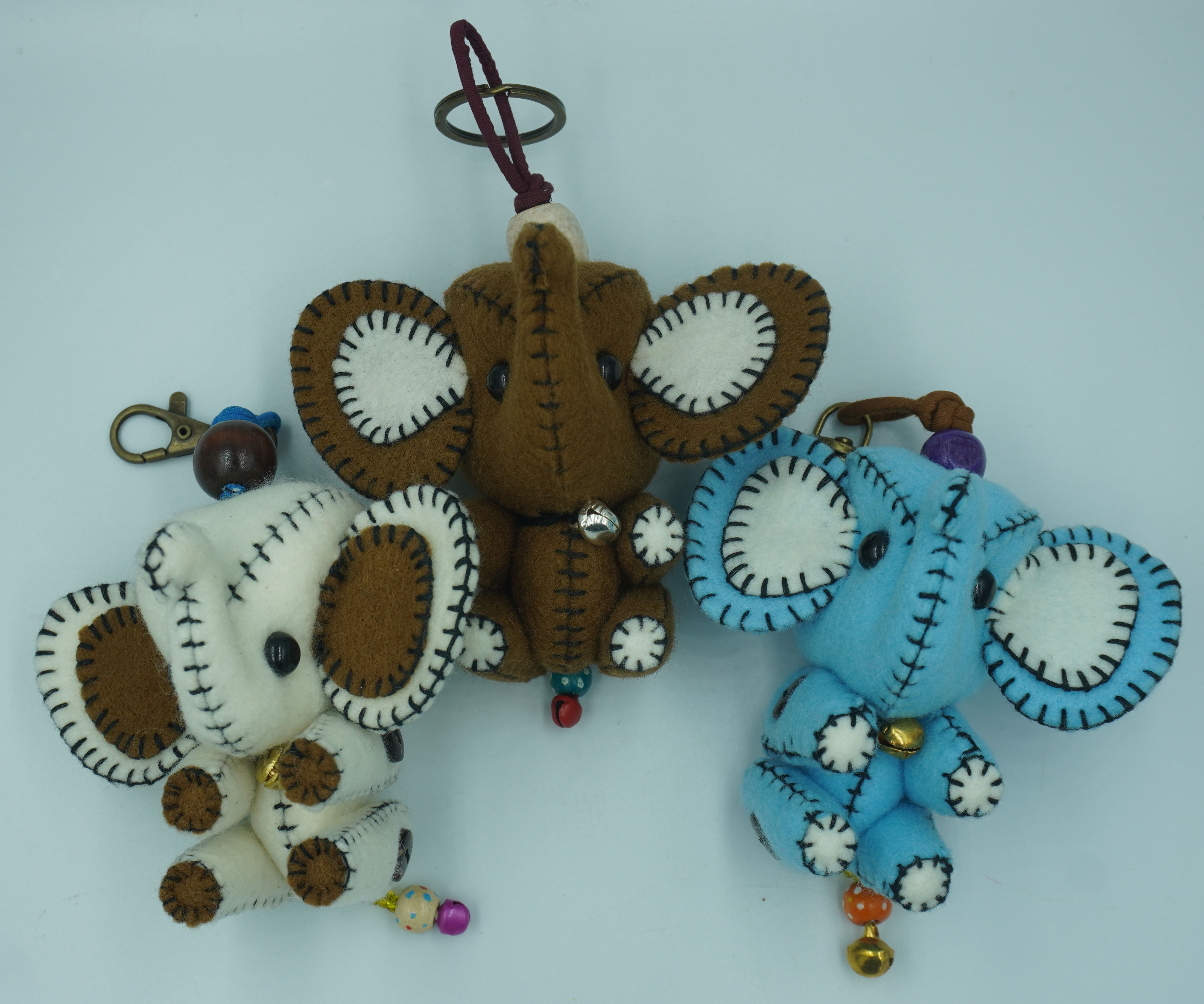Handmade Souvenir สินค้าทำมือ ตุ๊กตาช้างไทย สีฟ้า Bule Elephat พวงกุญแจช้างไทย handmade elephant gift ของที่ระลึก ของฝาก โมเดล Thailand Souvenirs & Gifts