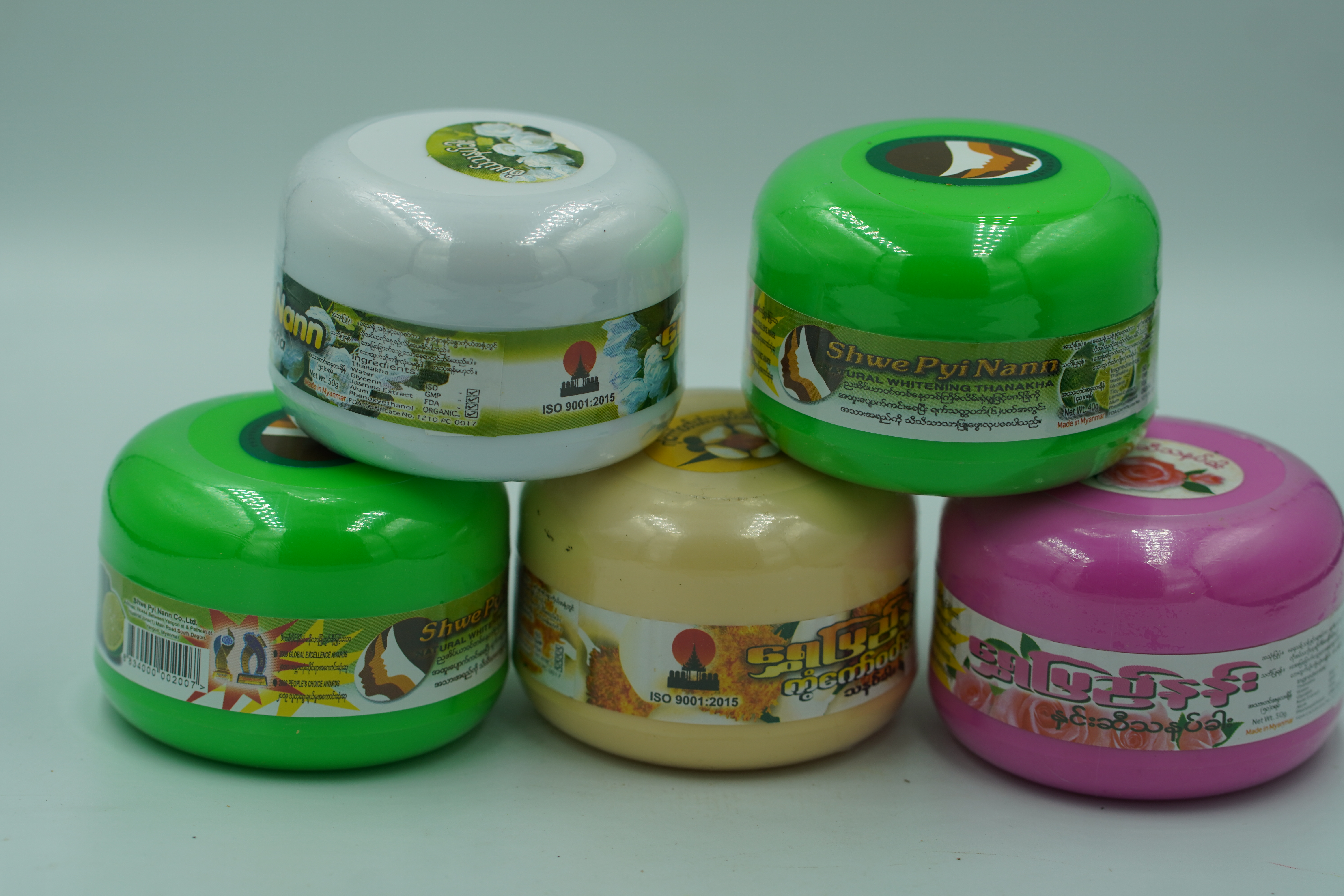 แป้งทานาคา แป้งพม่าสูตรไม้หอม Shinmataung Thanakha ShwePyiNann ทานาคาพม่า ขนาด 50 กรัม ใช้ทาหน้า ทาตัว