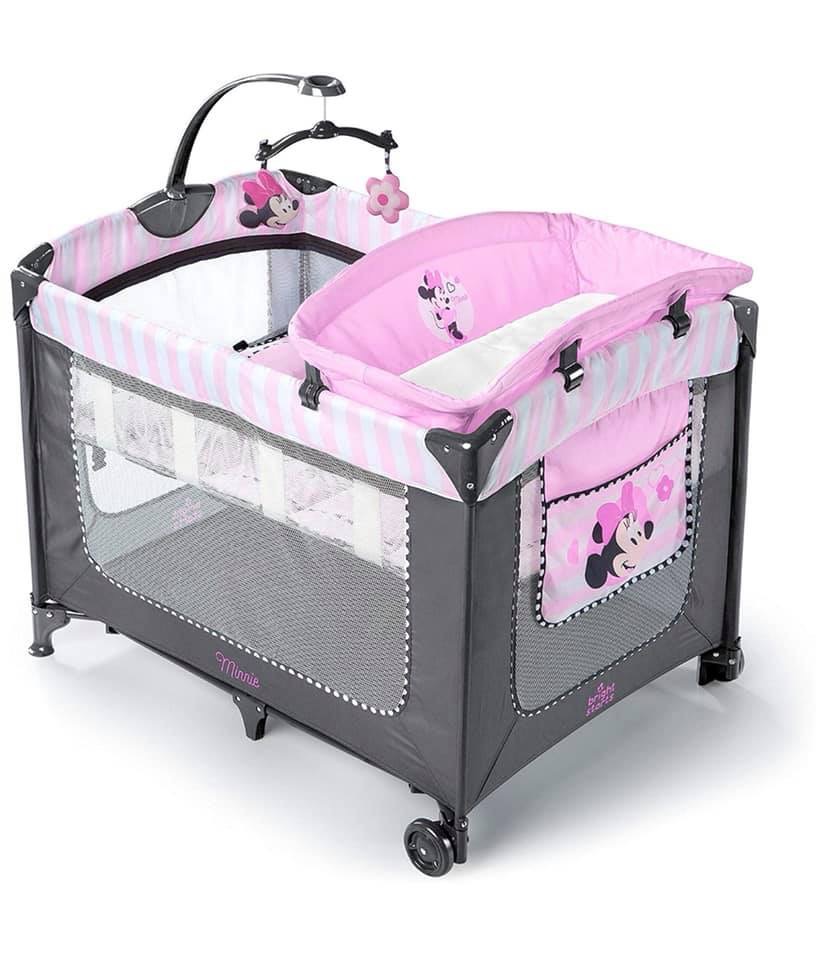 เปลเด็ก , เตียงนอนเด็กลายมินนี่เม้าส์ แบบพับเก็บได้ รุ่นใหม่ล่าสุด Disney Baby Minnie Mouse Blushing Bows Playard ราคา 6,990 บาท